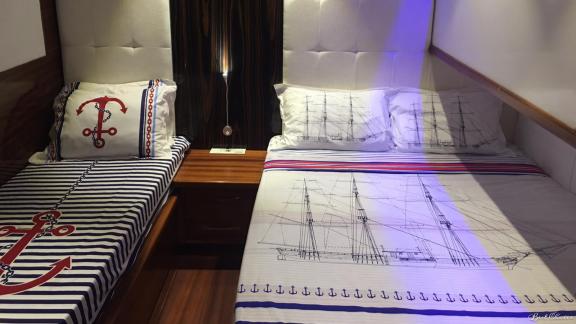 Bedroom with nautical motifs on the 6-cabin gulet Şadiye Hanım in Marmaris.